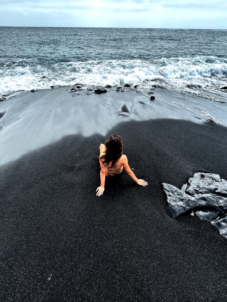 revenge travel in playa janubio lanzarote